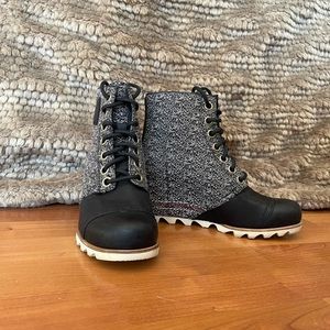 Women sorel platform boots